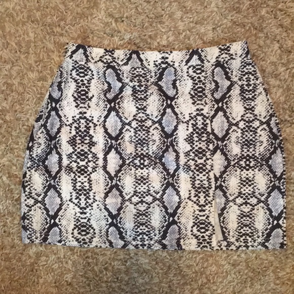 SHEIN Dresses & Skirts - Snakeskin skirt